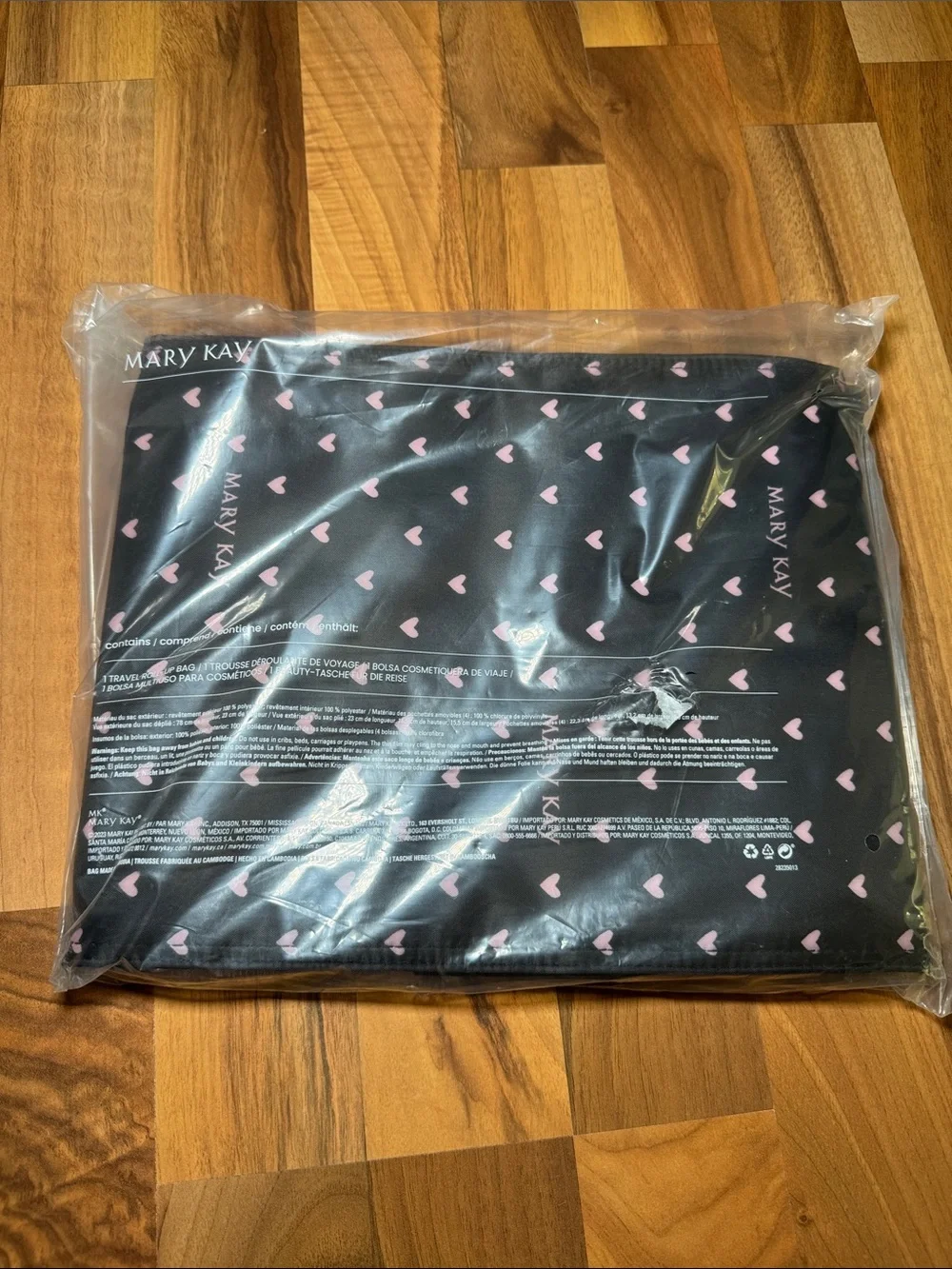 NWT Mary Kay Black Cosmetic Train Case with Pink Heart Pattern